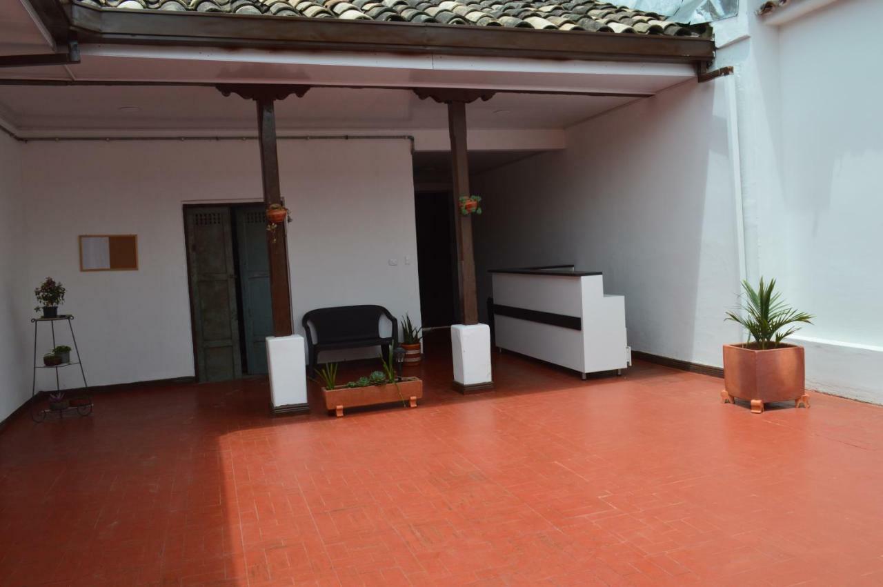 פופאיין Hostel El Jardin מראה חיצוני תמונה