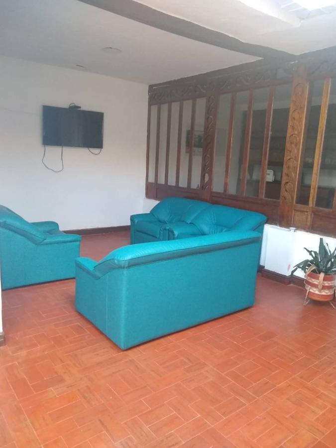 פופאיין Hostel El Jardin מראה חיצוני תמונה