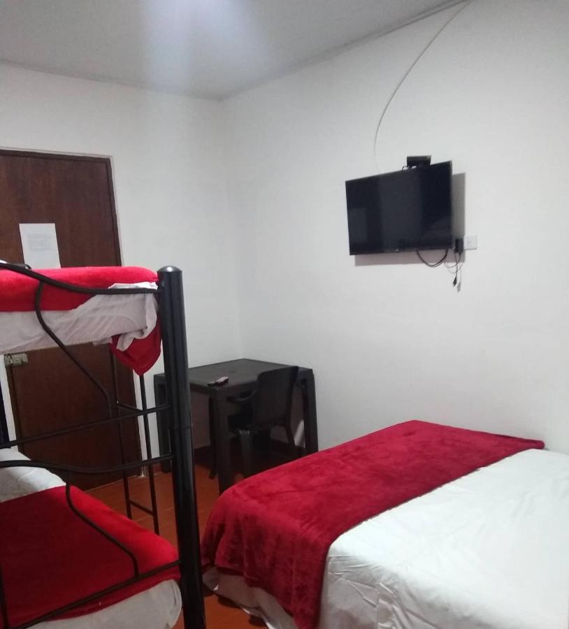 פופאיין Hostel El Jardin מראה חיצוני תמונה