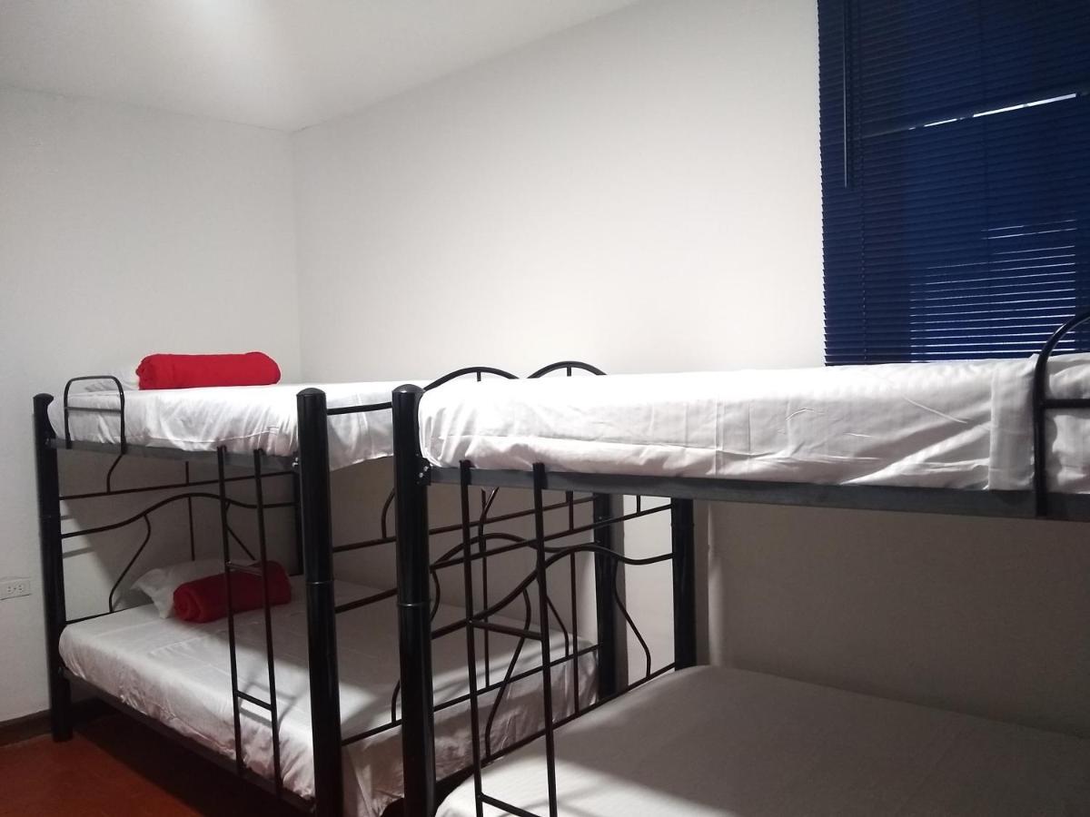 פופאיין Hostel El Jardin מראה חיצוני תמונה