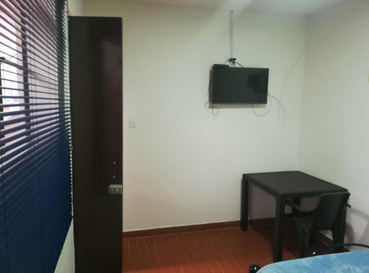 פופאיין Hostel El Jardin מראה חיצוני תמונה