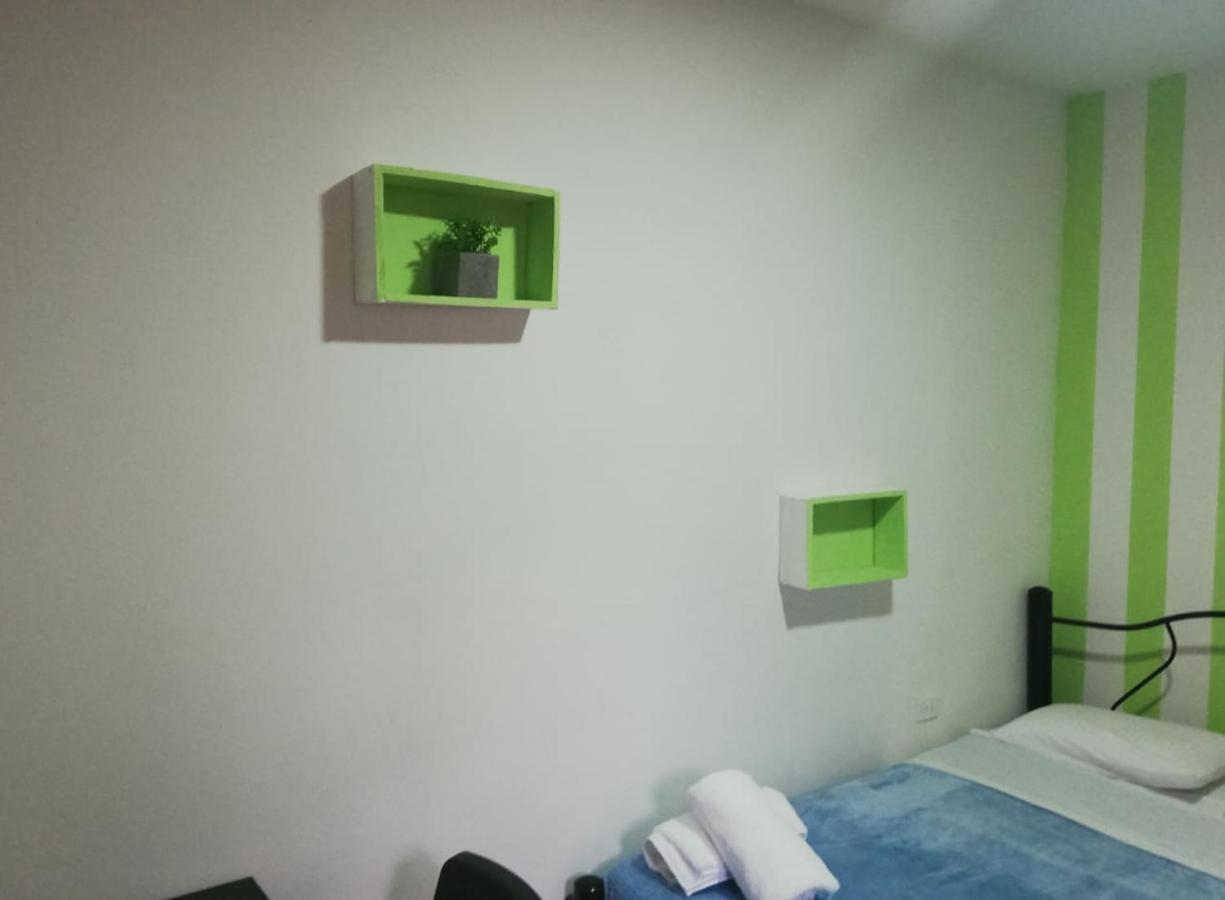 פופאיין Hostel El Jardin מראה חיצוני תמונה
