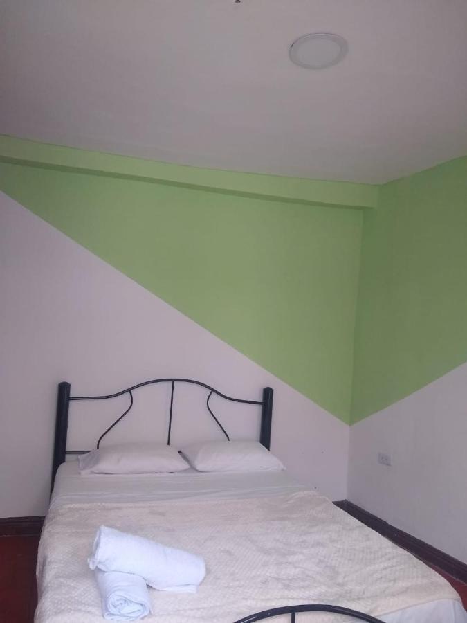פופאיין Hostel El Jardin מראה חיצוני תמונה