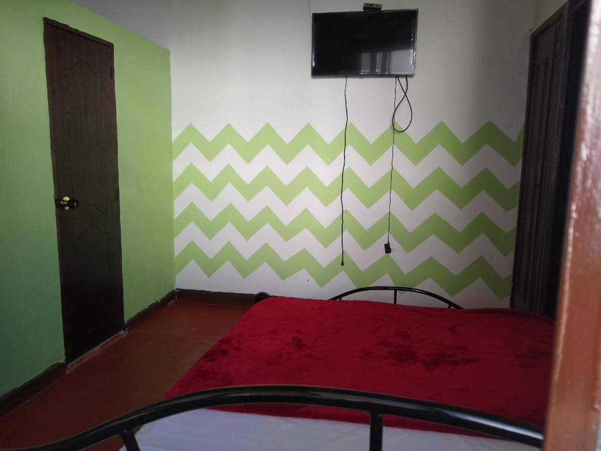 פופאיין Hostel El Jardin מראה חיצוני תמונה